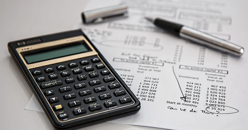 Comment la CAF calcule-t-elle la prime d'un indépendant ?